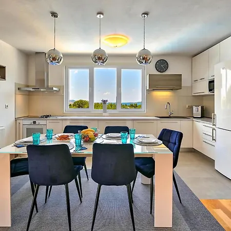 Nyaraló Immortelle *