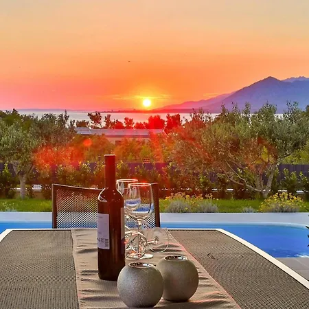 度假居 Immortelle 洛瓦尼斯卡