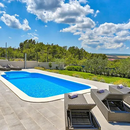 度假居 Immortelle 洛瓦尼斯卡